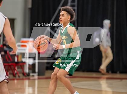 Thumbnail 2 in Scarsdale vs Kentridge (Torrey Pines Holiday Classic) photogallery.