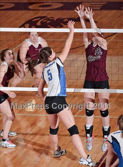 Thumbnail 2 in Alcoa vs. Christian Academy of Knoxville (Regional Championship) photogallery.