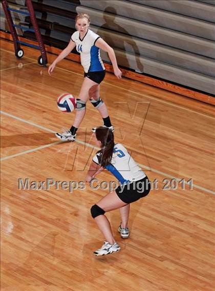 Thumbnail 1 in Alcoa vs. Christian Academy of Knoxville (Regional Championship) photogallery.