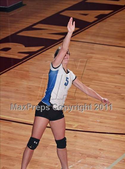 Thumbnail 2 in Alcoa vs. Christian Academy of Knoxville (Regional Championship) photogallery.