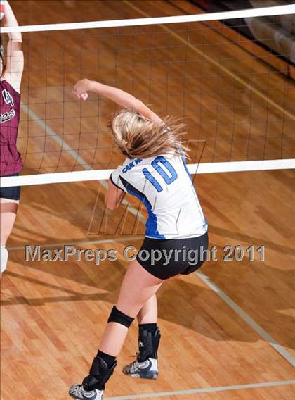 Thumbnail 1 in Alcoa vs. Christian Academy of Knoxville (Regional Championship) photogallery.
