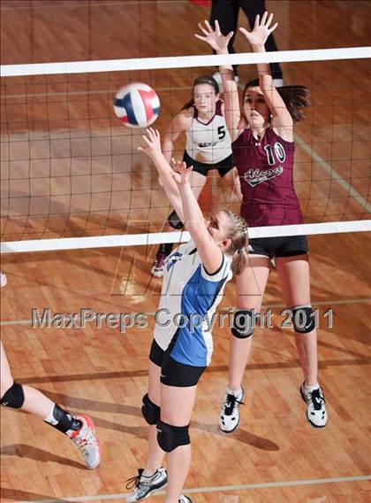 Thumbnail 2 in Alcoa vs. Christian Academy of Knoxville (Regional Championship) photogallery.
