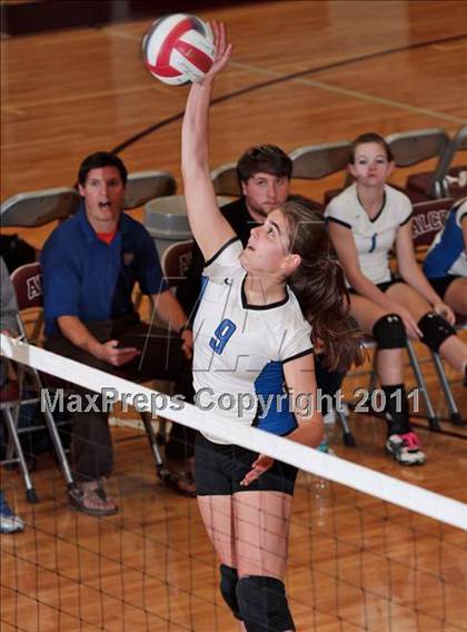 Thumbnail 2 in Alcoa vs. Christian Academy of Knoxville (Regional Championship) photogallery.
