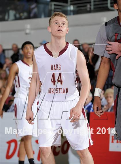 Thumbnail 1 in JSerra Catholic vs. Oaks Christian (CIF SS D4AA Final) photogallery.