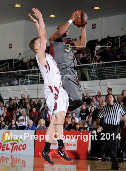 Thumbnail 1 in JSerra Catholic vs. Oaks Christian (CIF SS D4AA Final) photogallery.
