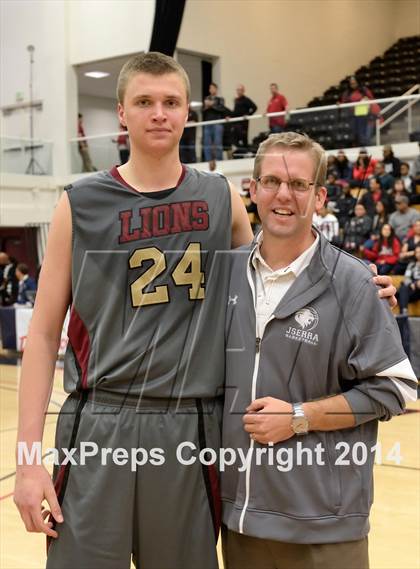 Thumbnail 2 in JSerra Catholic vs. Oaks Christian (CIF SS D4AA Final) photogallery.