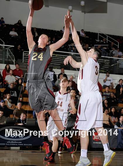 Thumbnail 3 in JSerra Catholic vs. Oaks Christian (CIF SS D4AA Final) photogallery.