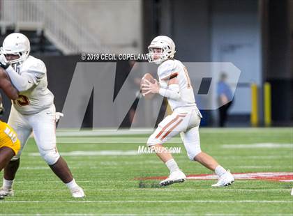 Thumbnail 3 in Mays vs. Kell photogallery.