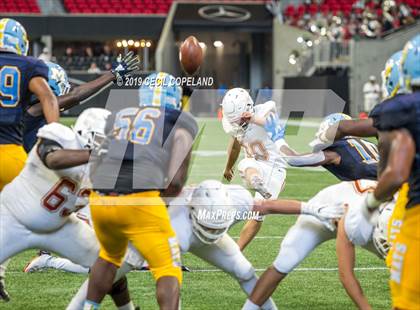 Thumbnail 3 in Mays vs. Kell photogallery.
