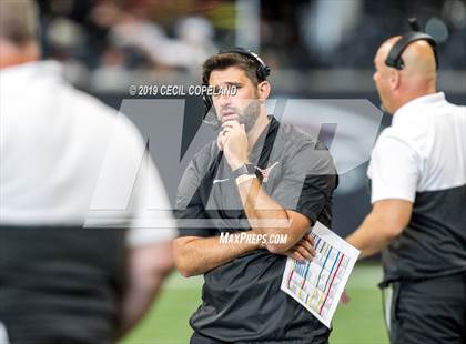 Thumbnail 3 in Mays vs. Kell photogallery.