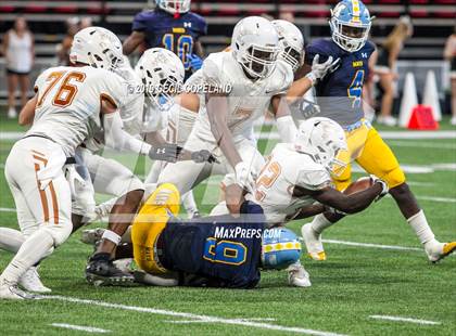 Thumbnail 1 in Mays vs. Kell photogallery.