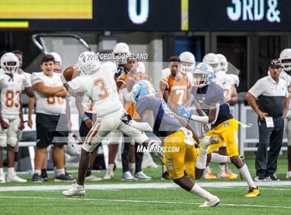 Thumbnail 1 in Mays vs. Kell photogallery.