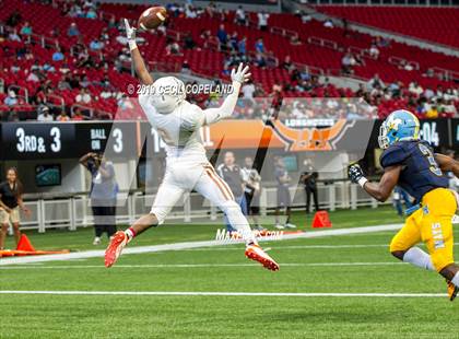 Thumbnail 1 in Mays vs. Kell photogallery.