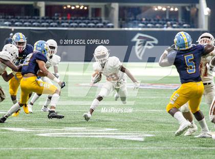 Thumbnail 1 in Mays vs. Kell photogallery.