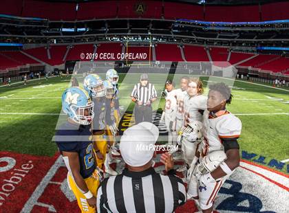 Thumbnail 2 in Mays vs. Kell photogallery.