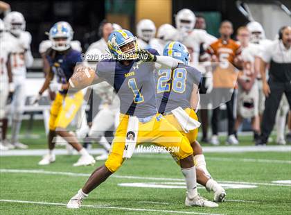 Thumbnail 2 in Mays vs. Kell photogallery.