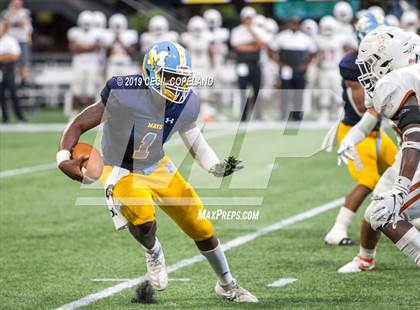 Thumbnail 3 in Mays vs. Kell photogallery.