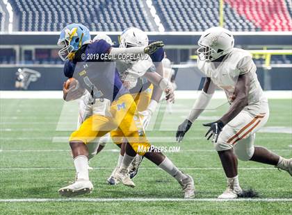 Thumbnail 1 in Mays vs. Kell photogallery.
