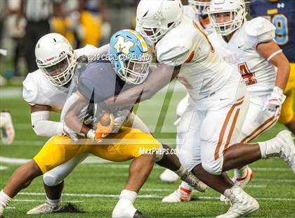 Thumbnail 1 in Mays vs. Kell photogallery.