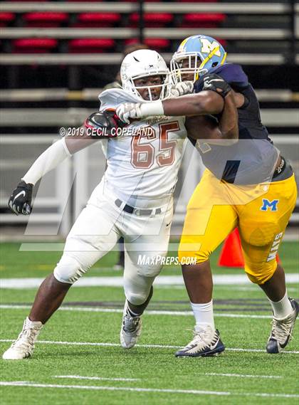 Thumbnail 1 in Mays vs. Kell photogallery.