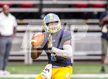 Thumbnail 2 in Mays vs. Kell photogallery.