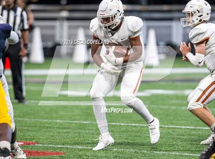 Thumbnail 3 in Mays vs. Kell photogallery.