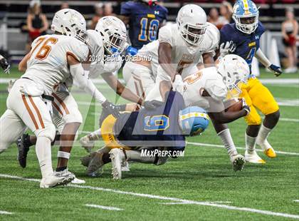 Thumbnail 3 in Mays vs. Kell photogallery.
