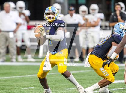 Thumbnail 1 in Mays vs. Kell photogallery.