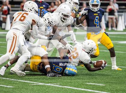 Thumbnail 2 in Mays vs. Kell photogallery.