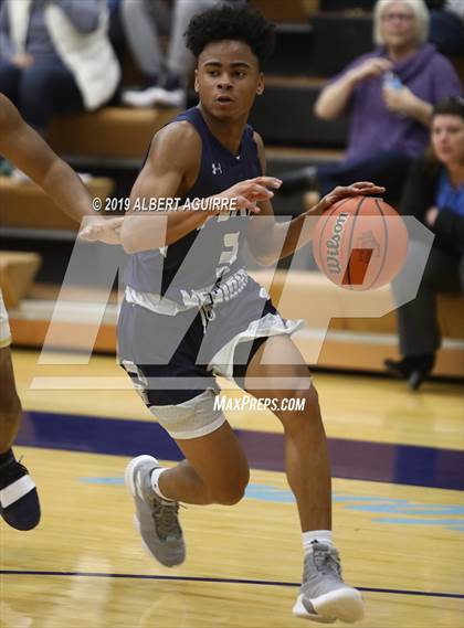 Thumbnail 2 in Perry Meridian vs. Decatur Central (IHSAA 4A 1st Round Playoff) photogallery.