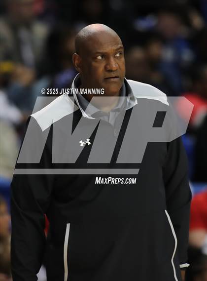 Thumbnail 2 in Bryant vs. Springdale (AAA 6A State Final) photogallery.