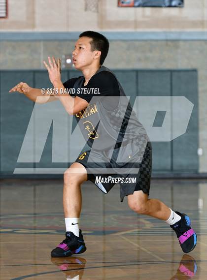 Thumbnail 1 in El Capitan vs. Del Oro (Running with the Pack) photogallery.