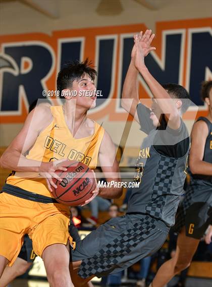 Thumbnail 2 in El Capitan vs. Del Oro (Running with the Pack) photogallery.