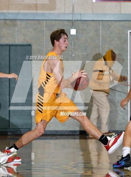 Thumbnail 2 in El Capitan vs. Del Oro (Running with the Pack) photogallery.