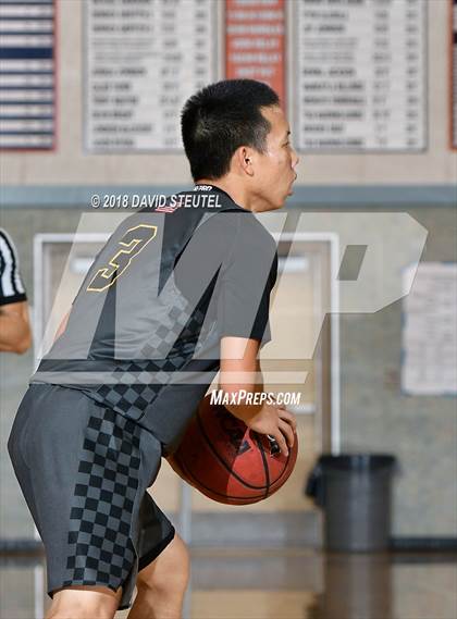 Thumbnail 2 in El Capitan vs. Del Oro (Running with the Pack) photogallery.