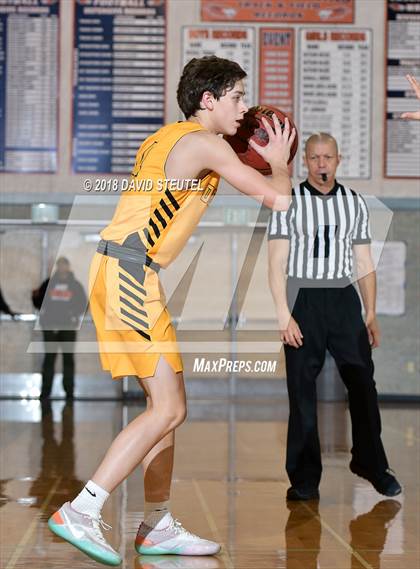 Thumbnail 2 in El Capitan vs. Del Oro (Running with the Pack) photogallery.
