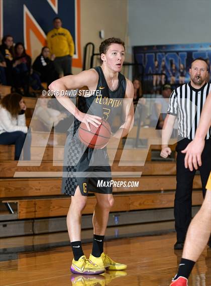 Thumbnail 2 in El Capitan vs. Del Oro (Running with the Pack) photogallery.