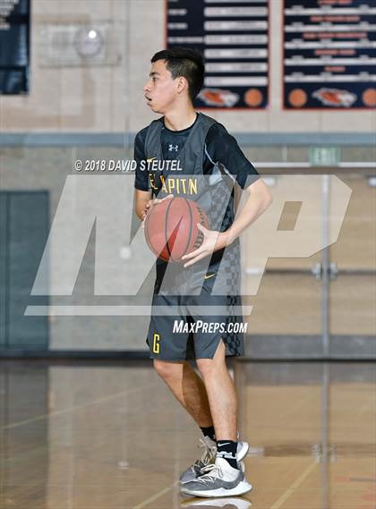 Thumbnail 2 in El Capitan vs. Del Oro (Running with the Pack) photogallery.