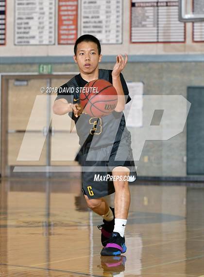 Thumbnail 2 in El Capitan vs. Del Oro (Running with the Pack) photogallery.