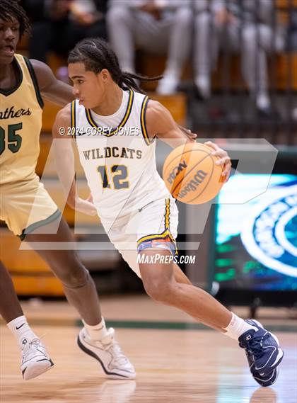 Thumbnail 2 in Langston Hughes vs Wheeler (Grayson New Year's Classic) photogallery.