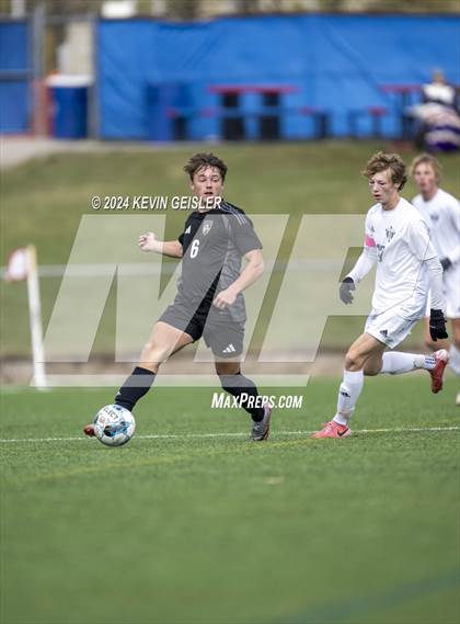 Thumbnail 3 in Shoreland Lutheran vs. Kiel photogallery.