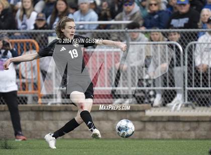 Thumbnail 2 in Shoreland Lutheran vs. Kiel photogallery.