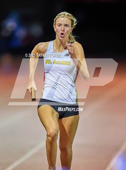 Thumbnail 2 in Eagle No Tax Relays (4x400M) photogallery.