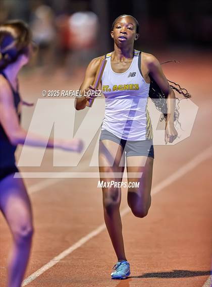 Thumbnail 3 in Eagle No Tax Relays (4x400M) photogallery.