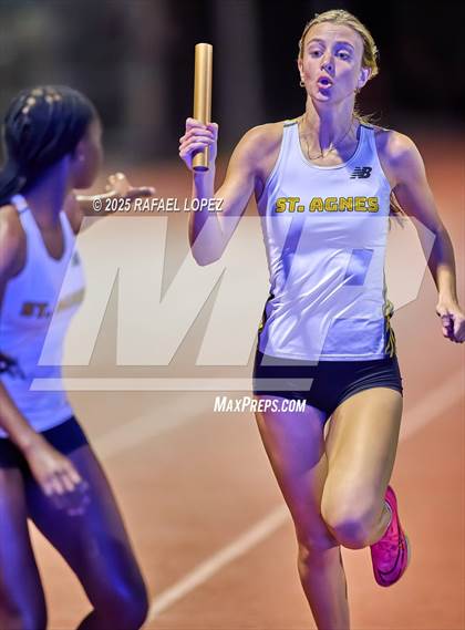 Thumbnail 2 in Eagle No Tax Relays (4x400M) photogallery.