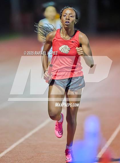 Thumbnail 1 in Eagle No Tax Relays (4x400M) photogallery.