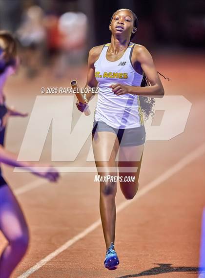 Thumbnail 2 in Eagle No Tax Relays (4x400M) photogallery.