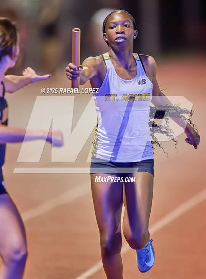 Thumbnail 1 in Eagle No Tax Relays (4x400M) photogallery.