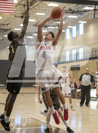 Thumbnail 3 in Apple Valley vs. Brookfield East photogallery.