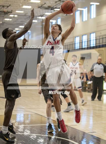 Thumbnail 2 in Apple Valley vs. Brookfield East photogallery.